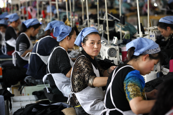 female-factory-workers-China-600x400-1-3